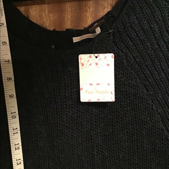 NWT Free people cotton navy knit tunic buttons on the back and 2 pockets S - Picture 3 of 11